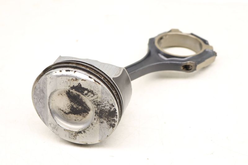 Piston w/ Connecting Rod 2760305217 — Used (SKU 481056)