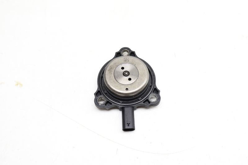 Cam / Camshaft Adjuster Magnet 2761560490 — Used (SKU 662401)