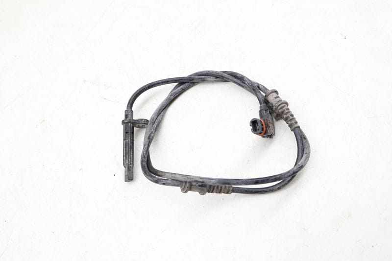 ABS / Wheel Speed Sensor 1669052601 — Used (SKU 662615)