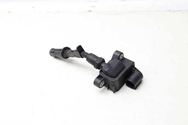 Ignition Coil w/ Connector 2769060260 — Used (SKU 662392)