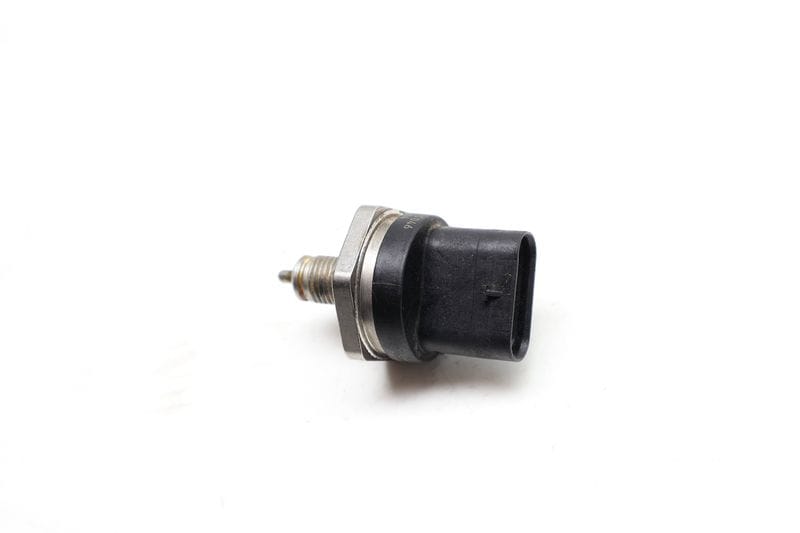 Fuel Pressure / Temp Sensor 2781530028 — Used (SKU 662404)