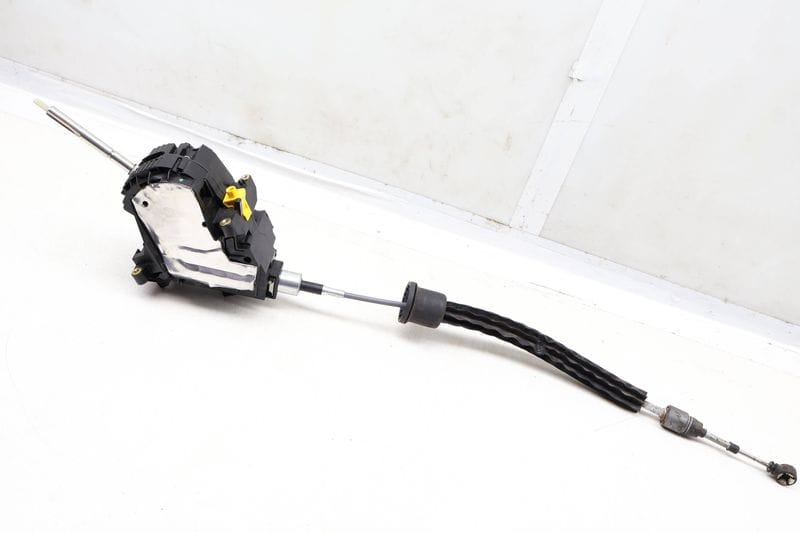 Automatic Shift / Shifter Assembly w/ Linkage 7P5713025AB — Used (SKU 651480)