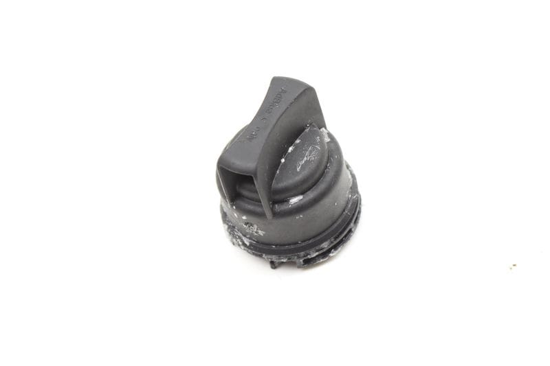 Diesel Exhaust Fluid / Def Cap 3C0131980 — Used (SKU 578662)