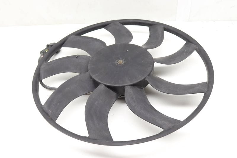 Electric Cooling Fan 7P0121203D — Used (SKU 578818)