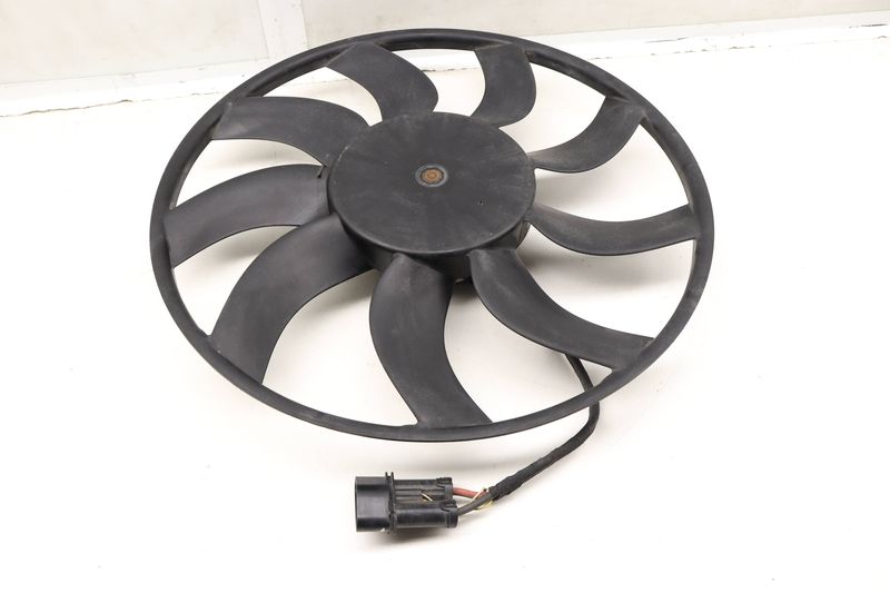 Electric Cooling Fan 7P0121203D — Used (SKU 604759)