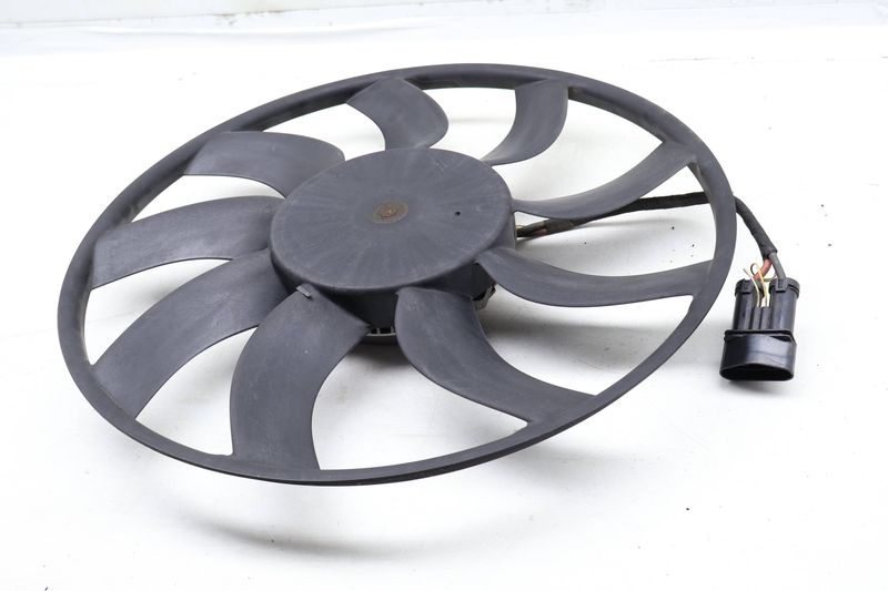 Electric Cooling Fan 7P0121203D — Used (SKU 651723)