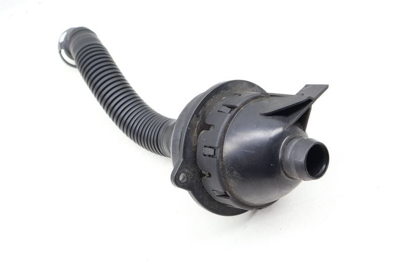 Engine Air Intake Hose / Tube 7P5128504 — Used (SKU 651711)