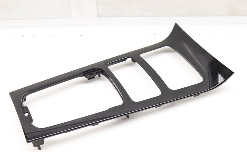 Center Console Trim Panel 7P5863324F — Used (SKU 578434)