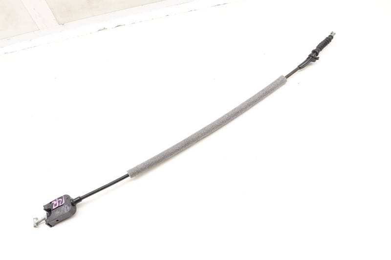 Exterior Door Handle Release / Bowden Cable 7P0837017 — Used (SKU 604577)
