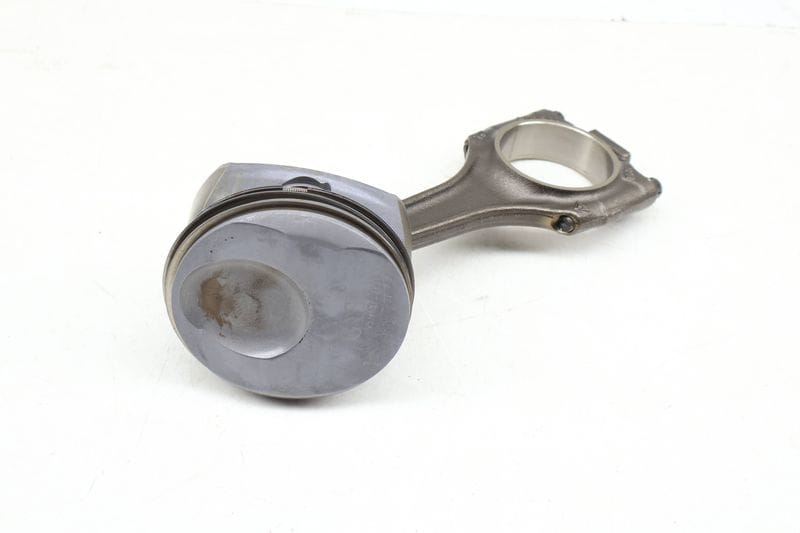 Piston / Connecting Rod 94810305722 — Used (SKU 651464)