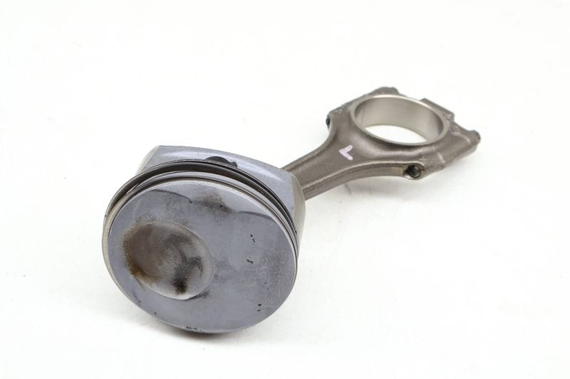 Piston / Connecting Rod 94810305722 — Used (SKU 651466)