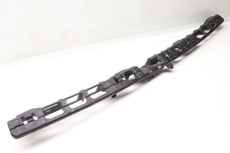 Center Bumper Mount / Bracket 7P5807863 — Used (SKU 578808)