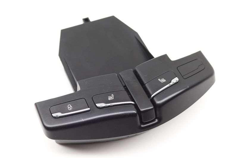 Heated Seat Switch 7P5927325R — Used (SKU 578416)