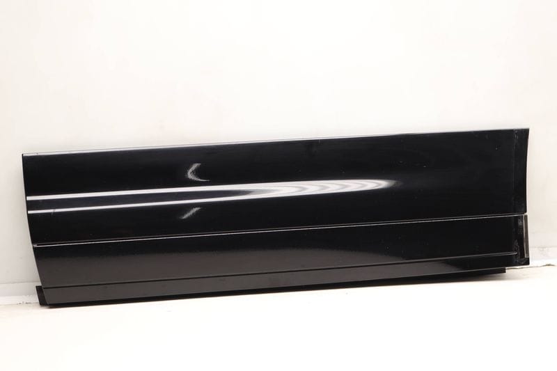 Lower Door Molding / Blade 7P5837787G — Used (SKU 604777)