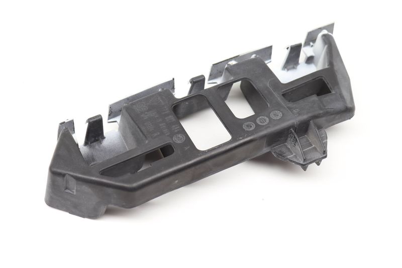 Bumper Guide / Bracket 7P5807484A — Used (SKU 578788)
