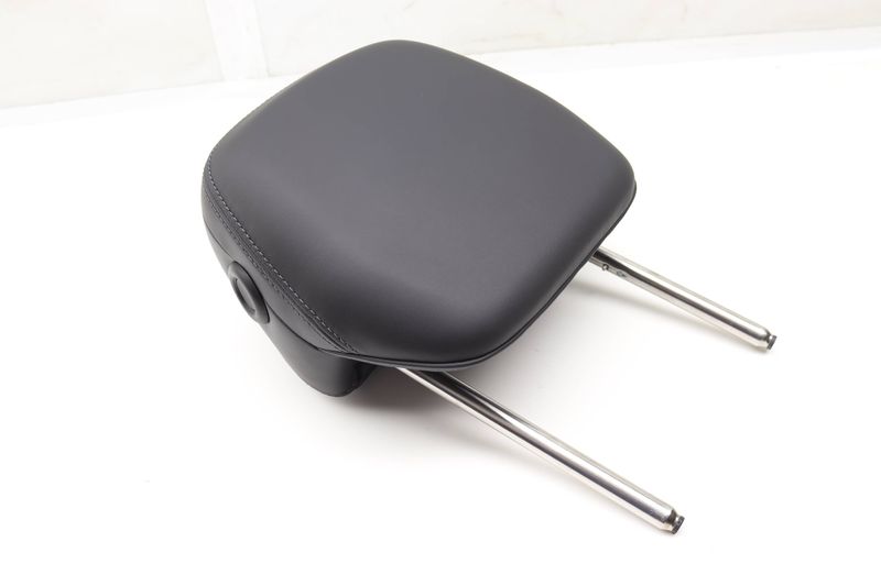 Seat Headrest / Head Rest 7P5885902B — Used (SKU 578372)