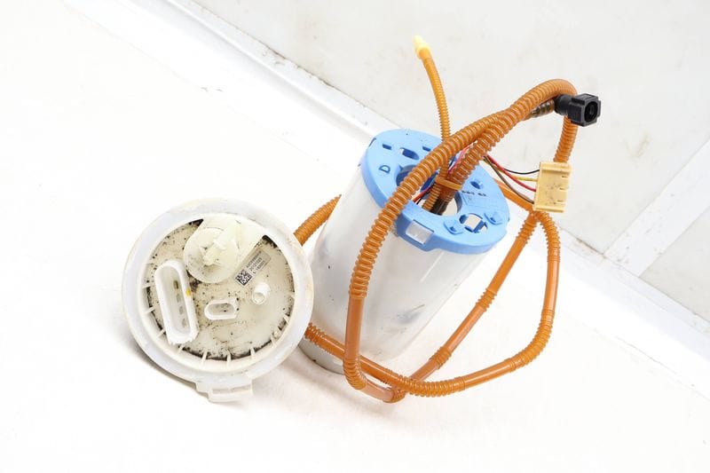 IN-Tank Fuel Pump / Flange 7P0919679A — Used (SKU 651458)