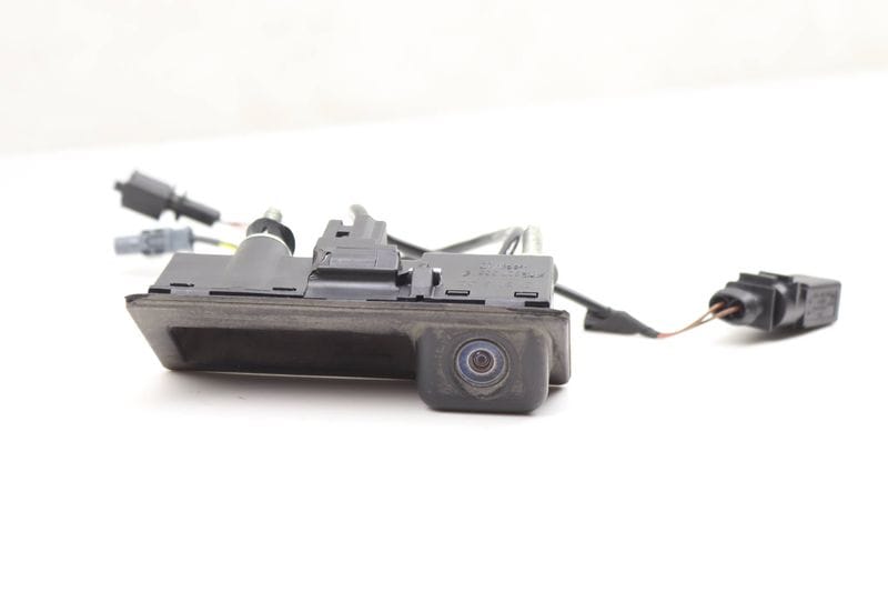 Trunk Hatch Release Handle / Switch w/ Camera 7P5827566C — Used (SKU 578474)