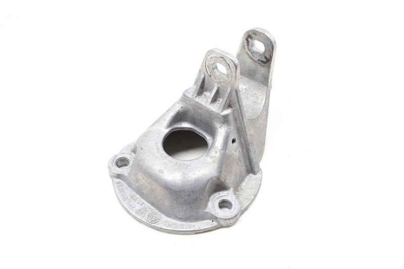 Upper Engine Lifting Mount / Bracket 7P5199373A — Used (SKU 651425)