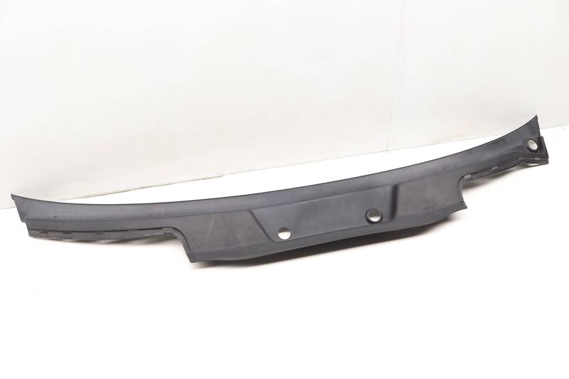 Windshield Cowl / Water Deflector / Rain Tray 7P5819401B — Used (SKU 428143)