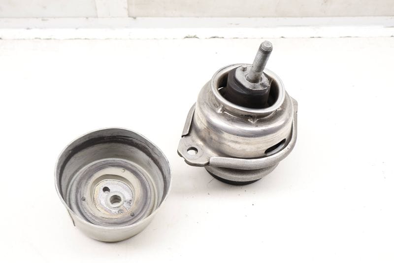 Engine / Motor Mount 97037505700 — Used (SKU 610320)