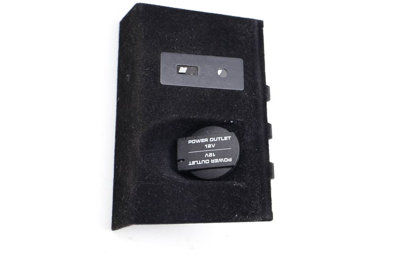 USB / Power Outlet / Trim 97055334500 — Used (SKU 610201)
