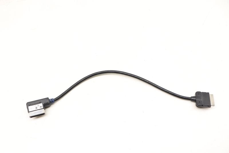Apple Ipad / Ipod / Iphone Cable Adapter Connector 5N0035554B — Used (SKU 604328)