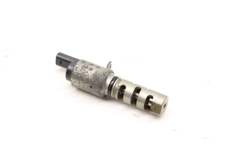 Cam / Camshaft Control Valve 04E906455 — Used (SKU 457881)