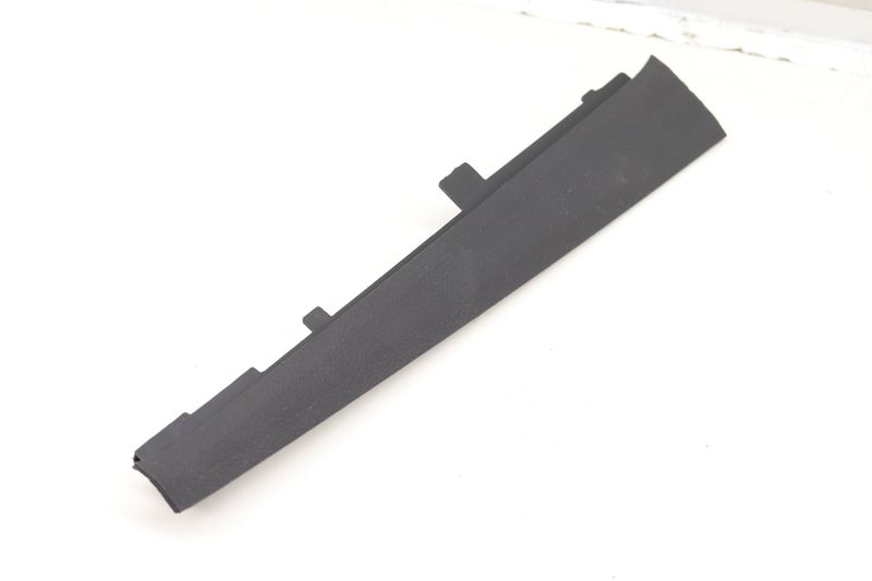 Center A Pillar Trim / Lining 5C6868237 — Used (SKU 604045)