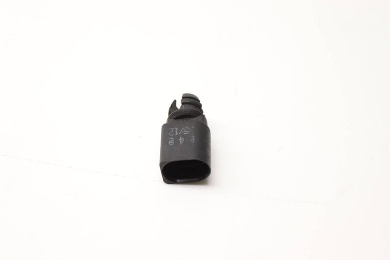 Outside Ambient Air Temperature Sensor 8Z0820535 — Used (SKU 584563)
