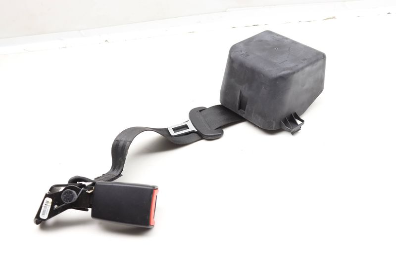 Center Seat Belt Retractor 561857807 — Used (SKU 584572)