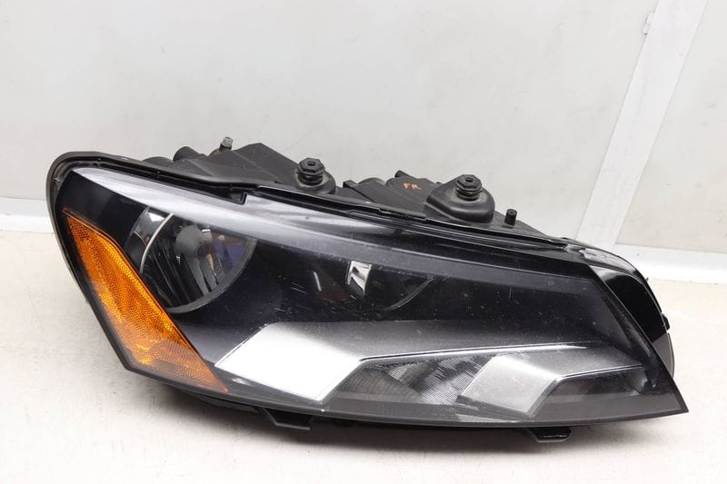Halogen Headlight / Headlamp 561941006B — Used (SKU 553979)