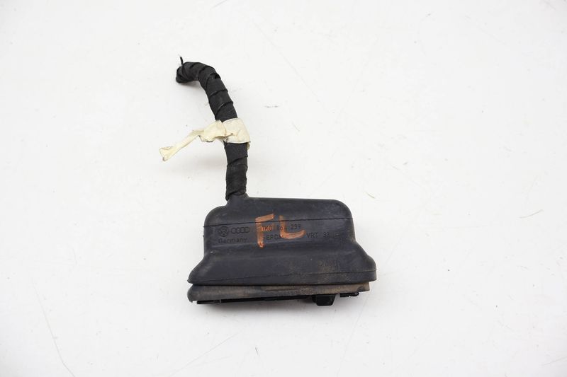 Door Wiring Harness Connector / Pigtail 1K0864239 — Used (SKU 718630)