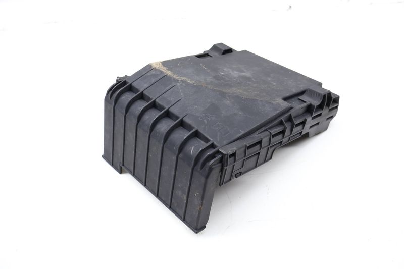 Fuse Box Cover 1K0937132F — Used (SKU 718741)