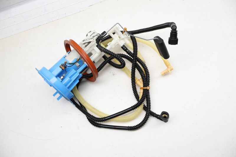 IN-Tank Fuel Filter / Flange 5N0919109C — Used (SKU 718722)