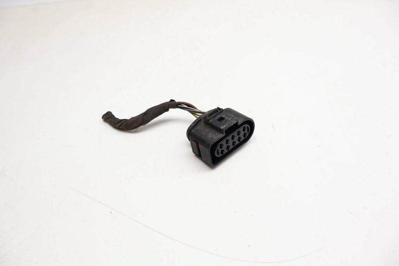 Headlight / Headlamp Wiring Harness Connector 1J0973735 — Used (SKU 718688)