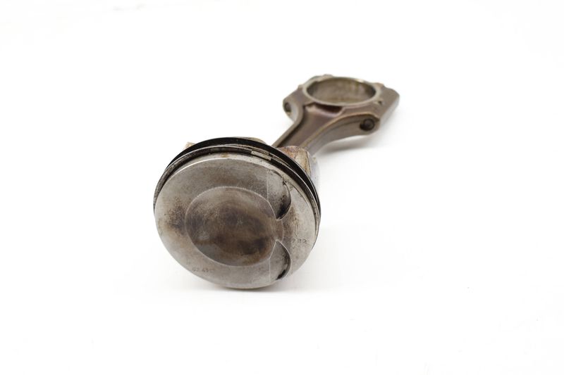 Piston w/ Connecting Rod 06H107065DD — Used (SKU 718774)