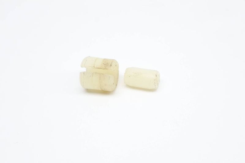 Door Window Glass Pin 6N0839511 — Used (SKU 718508)