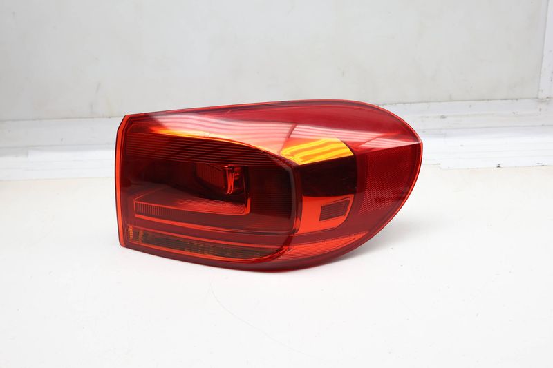 Outer Tail Light / Lamp 5N0945096R — Used (SKU 718658)