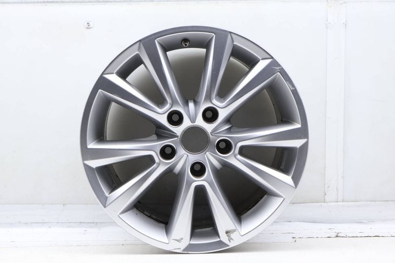 18" Inch Alloy Rim / Wheel (10-SPOKE) 7P6601025C — Used (SKU 737825)