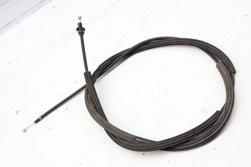 Hood Latch / Release Cable (REAR) 7P6823535 — Used (SKU 737726)