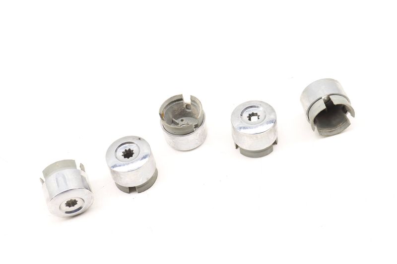 Lug Nut Bolt Cover / Cap Set (5) 7H0601173 — Used (SKU 438146)