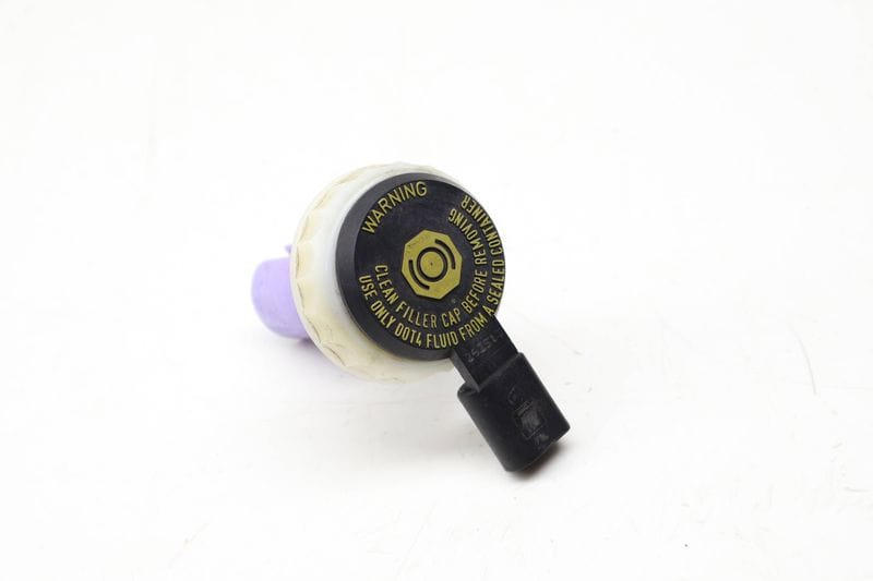 Brake Fluid Reservoir Cap / Sensor 8K0611357 — Used (SKU 732077)