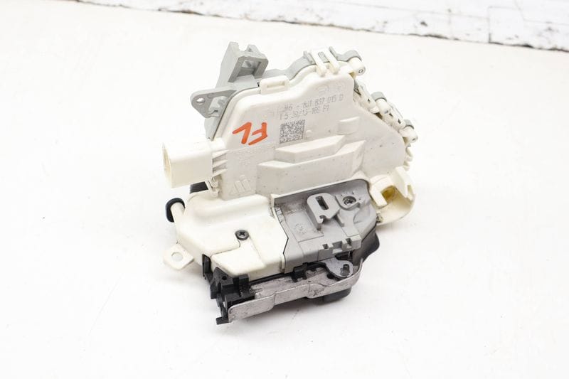 Door Latch / Lock Actuator 8J1837015D — Used (SKU 732190)