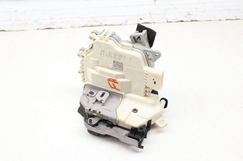 Door Latch / Lock Actuator 8J1837016D — Used (SKU 732191)
