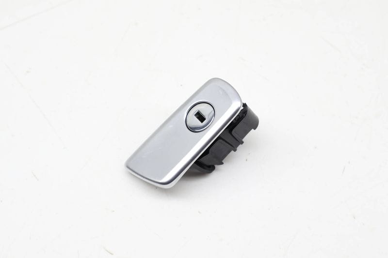 Glove Box Handle / Lock Cylinder 8K1857131A — Used (SKU 732016)