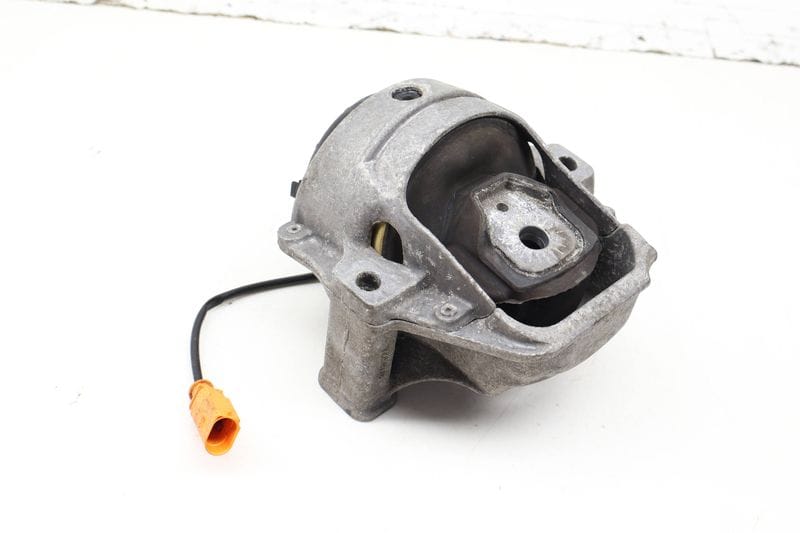 Engine / Motor Mount 8R0199381C — Used (SKU 732252)