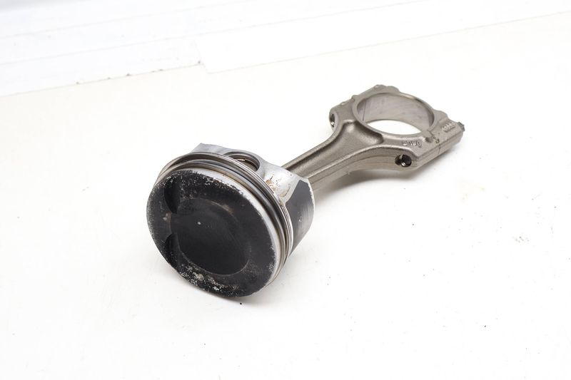 Piston w/ Connecting Rod 06H107065DM — Used (SKU 732262)