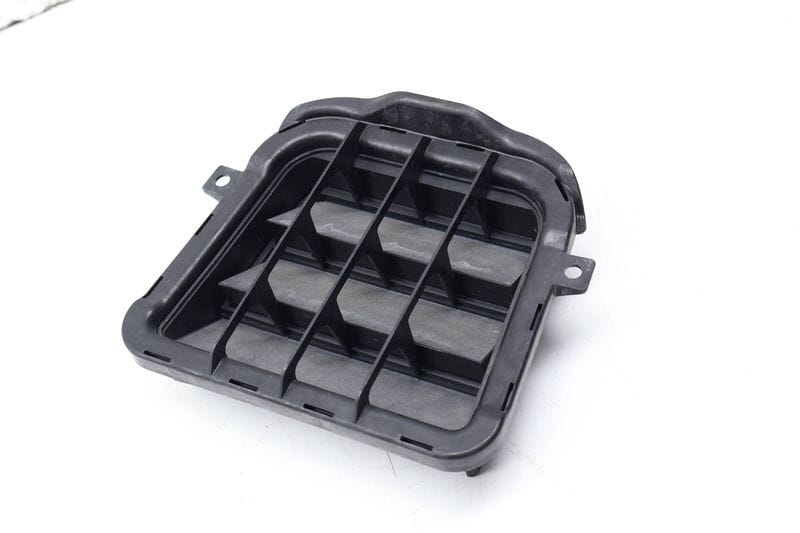 Quarter Panel Vent Insert 8K0819181B — Used (SKU 732195)