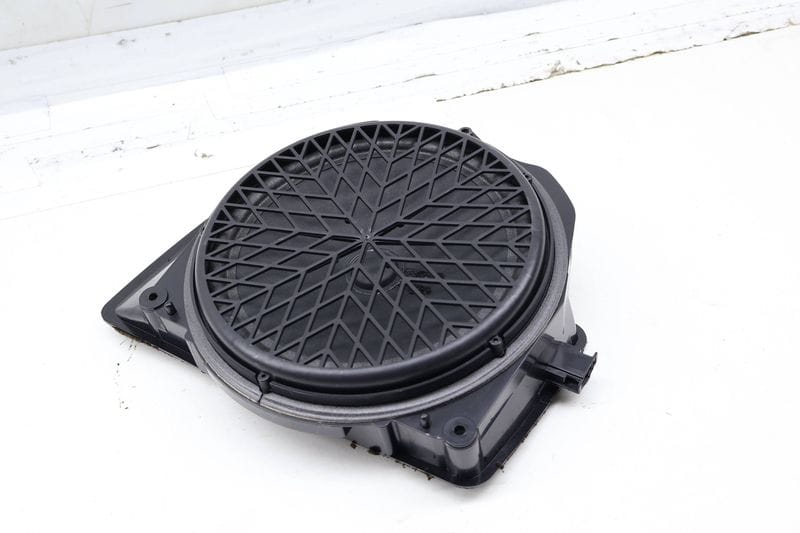 Subwoofer Speaker 8T0035412 — Used (SKU 732184)